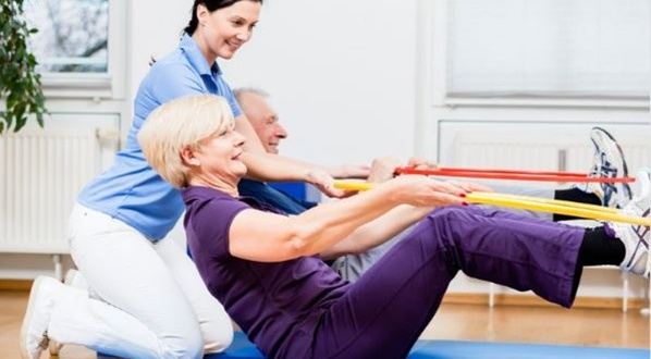 People taking part in a pulmonary rehab session