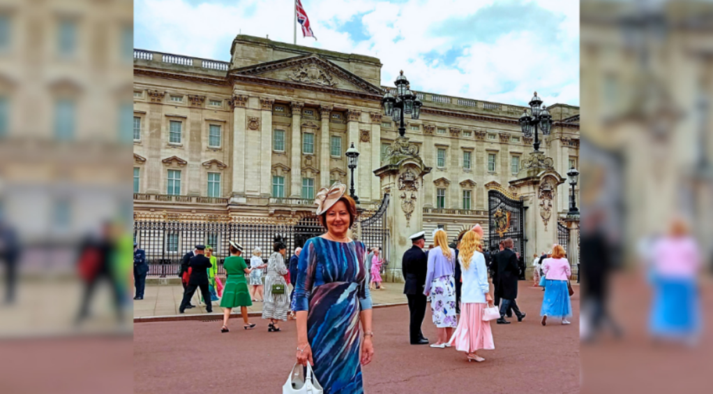Niki Glazier outside Buckingham Palace
